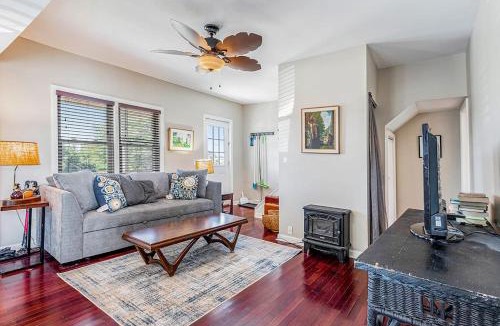 Three Oaks House | The Nook