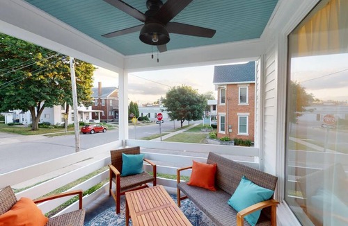 Monroe House | The Other House