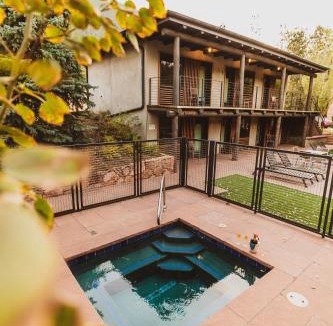 Green Mountain Falls Hotel | The Outlook Lodge
