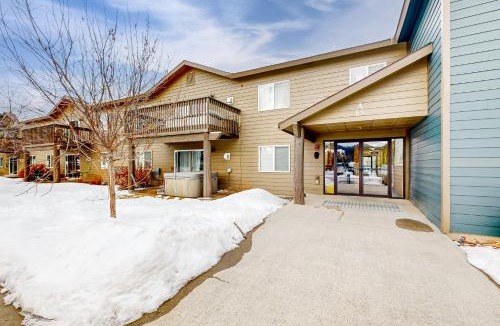 Big Sky Apartment | The Overlooker, Apt A11