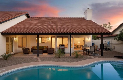 Mesa House | The Palm Court