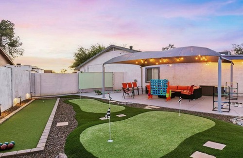 Paradise Valley Village House | The Peacock Oasis