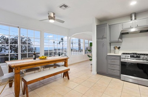 Cardiff-by-the-Sea Apartment | The Pelican