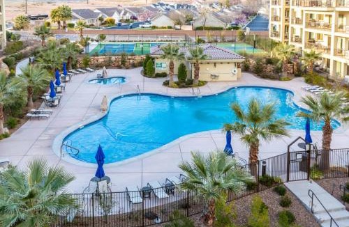 St. George Apartment | The Penthouse S402 condo
