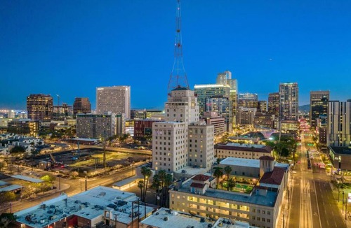 Downtown Phoenix Apartment | The Phoenix Modern Apt