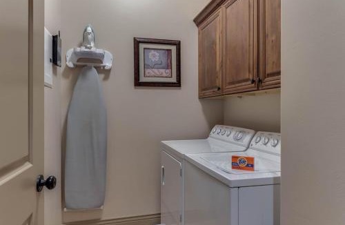 St. George House | The Retreat at Coral Springs Resort