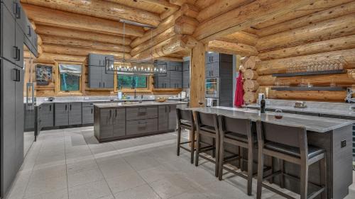 Vail House | The Savory Lodge