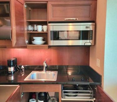Las Vegas Apartment | The Signature at MGM Condo! Stunning Strip Views & No Resort Fees!