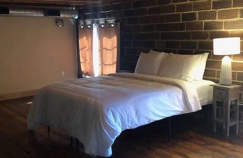 Sheridan Hotel | The Sport at The Nelson Inn - Unit 1