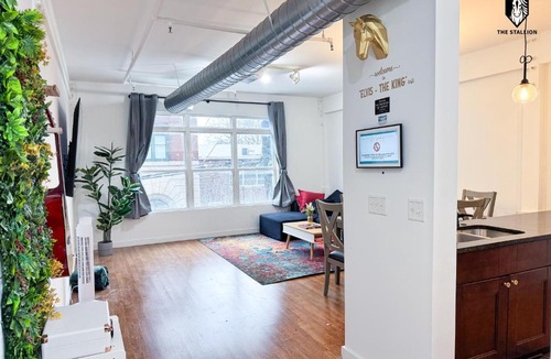 Downtown Memphis Apartment | The Stallion