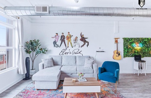 Downtown Memphis Apartment | The Stallion