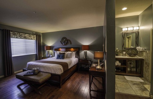 Cottonwood Hotel | The Tavern Hotel
