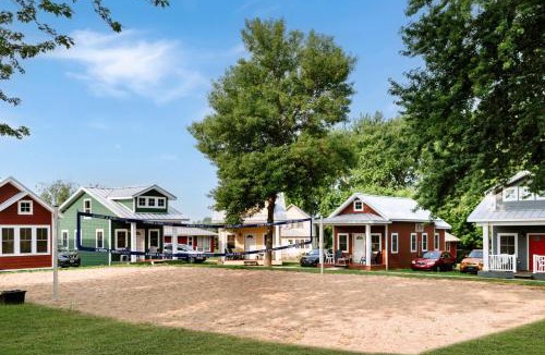 Okoboji House | The Theatre District of Okoboji - The Playbill Cottage