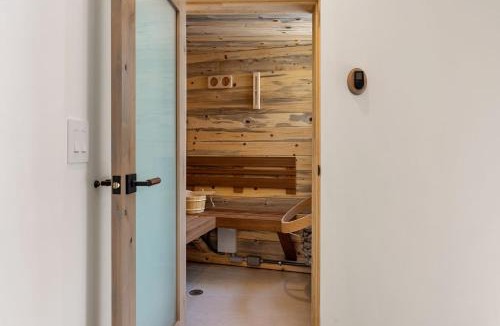 St. George House | The Ultimate Pearl Beach Experience home