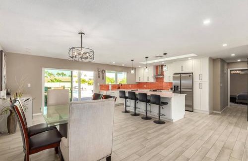 Paradise Valley Village House | The Valley View Heated Pool Hiking Rooftop Gym WFH