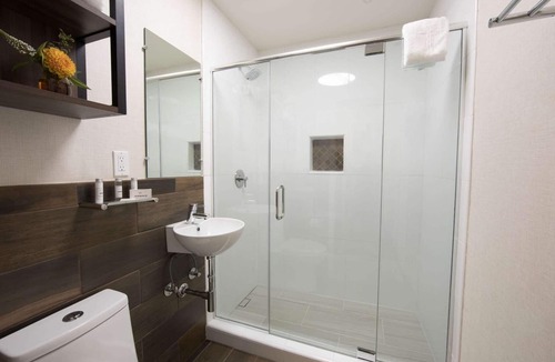Downtown Hotel | The Vine Inn Davis
