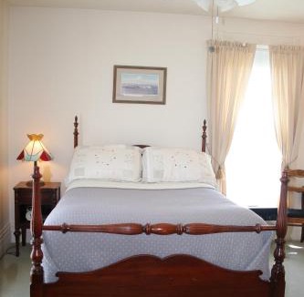 Deer Lodge Hotel | The Vonnie Louise Inn