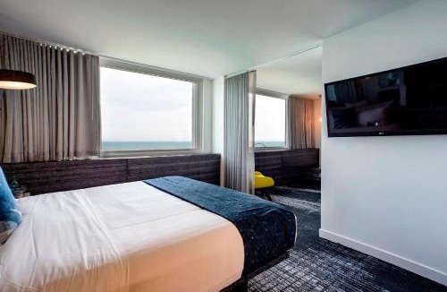 Streeterville Hotel | The Wade