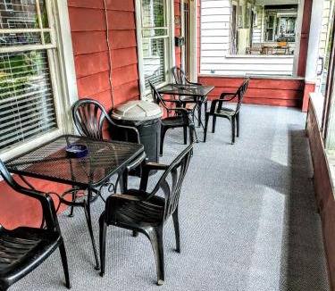 Old North Columbus House | The Wayfaring Buckeye Hostel