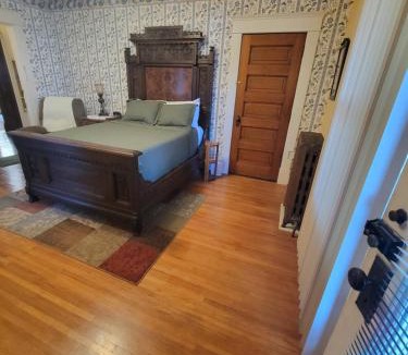 Waterloo Bed & Breakfast | The Weis Mansion Bed and Breakfast