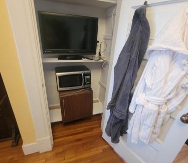 Waterloo Bed & Breakfast | The Weis Mansion Bed and Breakfast