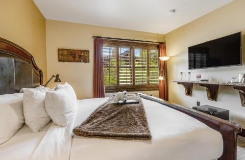 Jackson Hotel | The White Buffalo Club