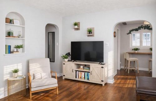 Appleton House | The White Castle - King Bed plus Office