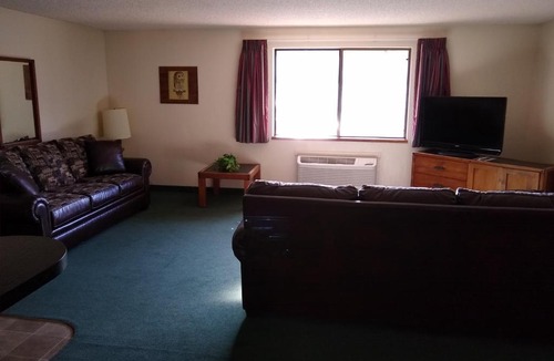 Enterprise Hotel | The Wilderness Inn