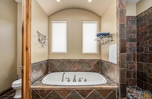 Alton House | The Wildflower Lodge Near Zion and Bryce