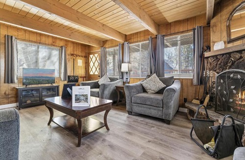 Upper Moonridge House | The Wolf Den