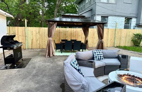 Kansas City House | Theater Room Fire Pit + Grill Sleeps 16