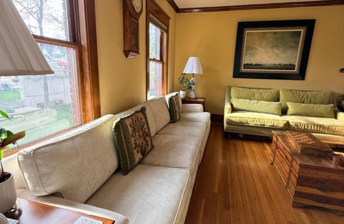 University District Bed & Breakfast | This Old Frat House Boutique Guest