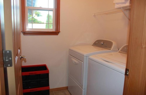 Everett Villa | Three-Bedroom Two Bath Home Private Home