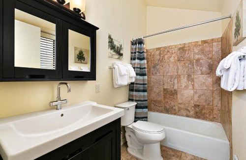 North Park City Apartment | Three Kings by White Pines