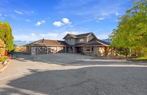 Manson House | Three Lakes Haven - Pacific Retreats