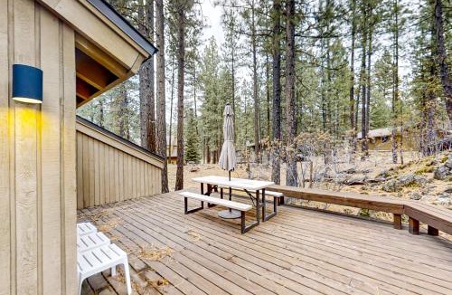 Black Butte Ranch House | Three Peaks Hideaway