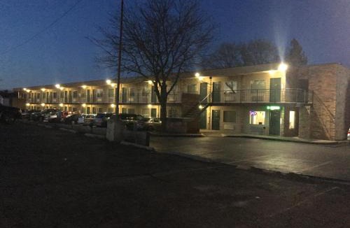 Baraboo Hotel | Thunderbird Motor Inn