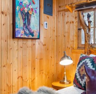 Rapid City House | Timber Ridge Cabin: Rustic Getaway