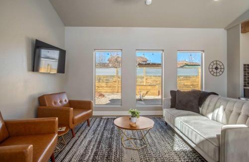 Kanab House | Timber & Tin G 2Bed 2Bath w Pool & Rooftop Deck