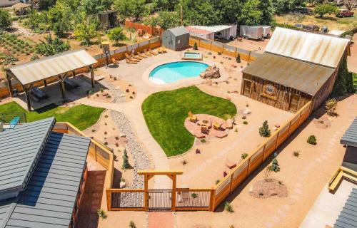 Kanab House | Timber & Tin G 2Bed 2Bath w Pool & Rooftop Deck