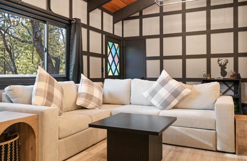 Summit Estates House | Timber Wolf Tavern - Walk to Slopes, Game Room, Pool Table, BBQ