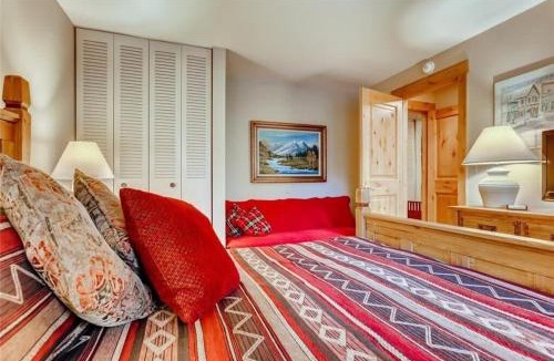 Peak 9 House | Timbernest Condo - 2 BDR Walk to Downtown & Lift