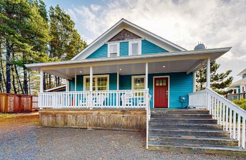 Long Beach House | Tinker House and Tinker House Cottage