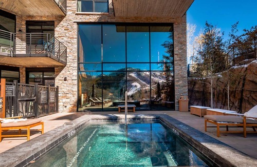 Empire Pass Condo | Top 5% Deer Valley Ski-In/Out. Spa Pool + Views. Gym, Ski Valet.