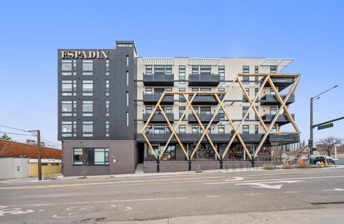 Highland House | Top Floor | 1BR Corner Loft | LoHi Denver | Dog-Friendly