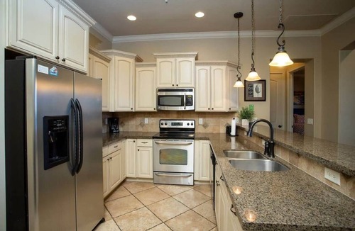 St. George Condo | Top Floor Grotto Condo l Balcony, Jacuzzi, Fireplace