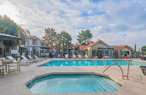 North Scottsdale Apartment | Top Floor Remodeled Free Parking Direct Wi-Fi