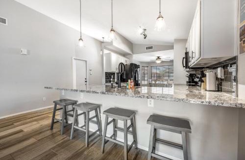 Dave Brown Utopia House | Topeka Tops