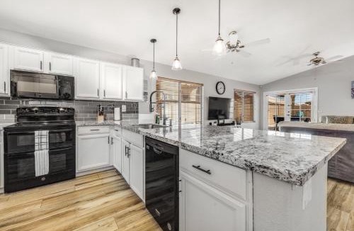 Dave Brown Utopia House | Topeka Tops