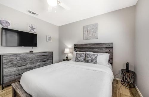 Dave Brown Utopia House | Topeka Tops